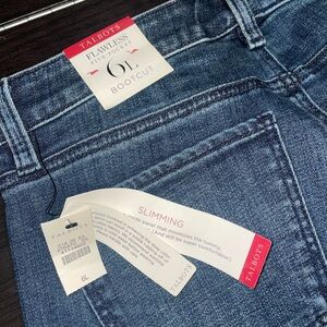 100$ Talbots 6L Blue Boot Cut Jeans with Classic Denim Wash and Textured Fabric